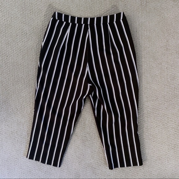 AKIRA Cropped Loose Fit Striped Trousers - Picture 6 of 8